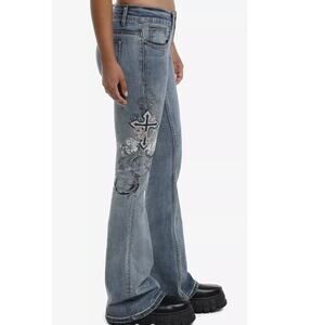Hot Topic Embellished Painted Gothic Rose Cross Low-Rise Flare Leg Jeans Size 7